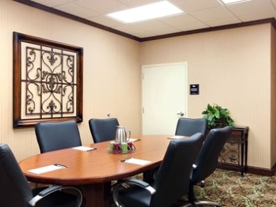 Hotel Homewood By Hilton Decatur-forsyth 3*